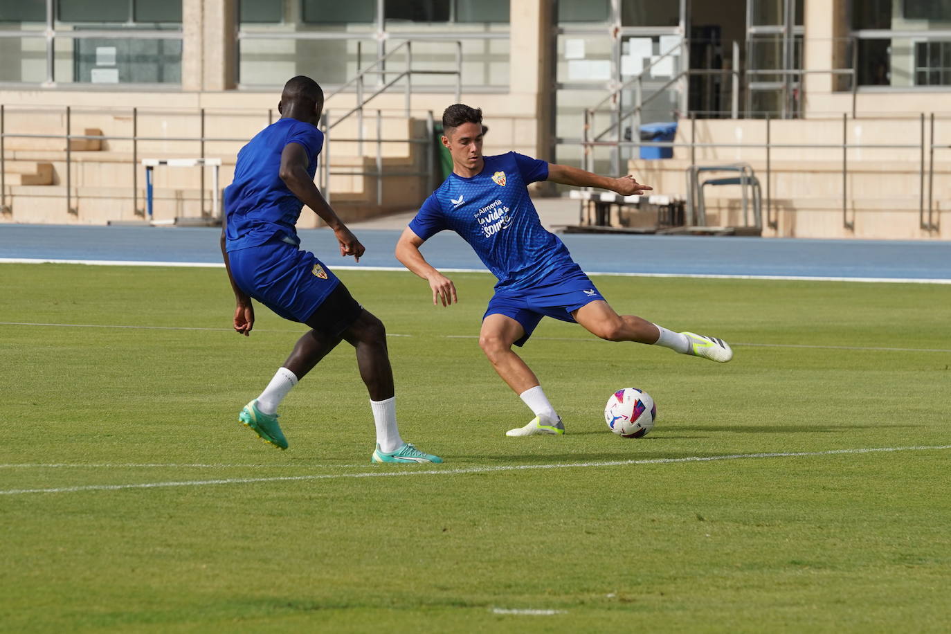 El Almería &#039;afila las garras&#039; para su primer partido de Liga
