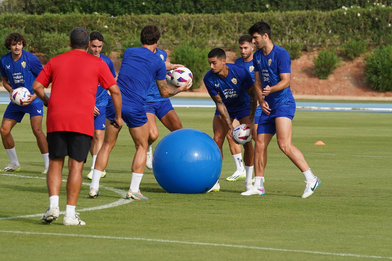 El Almería &#039;afila las garras&#039; para su primer partido de Liga