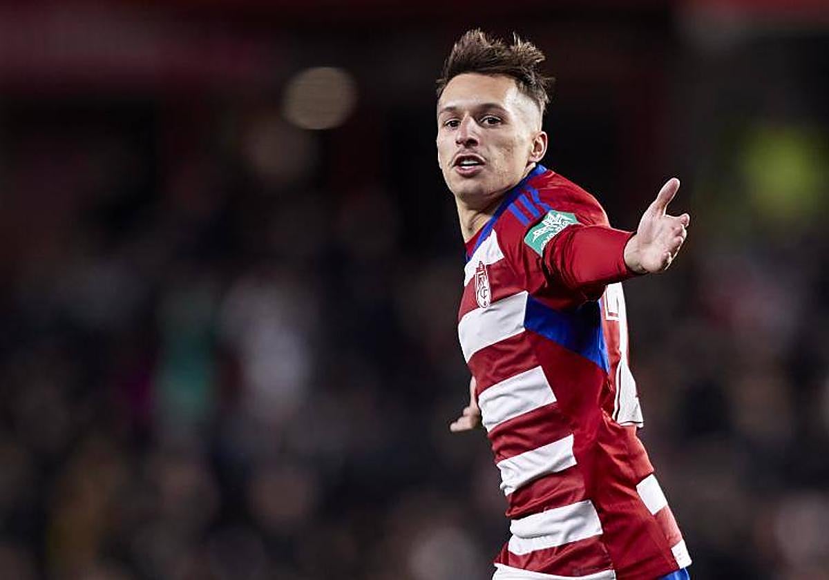 Bryan Zaragoza celebra un gol.