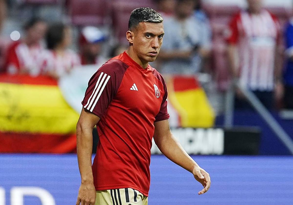 Myrto Uzuni, durante el calentamiento en el Cívitas Metropolitano.