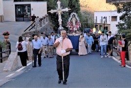 Mecina Bombarón rinde culto a su fritailla en sus fiestas de verano