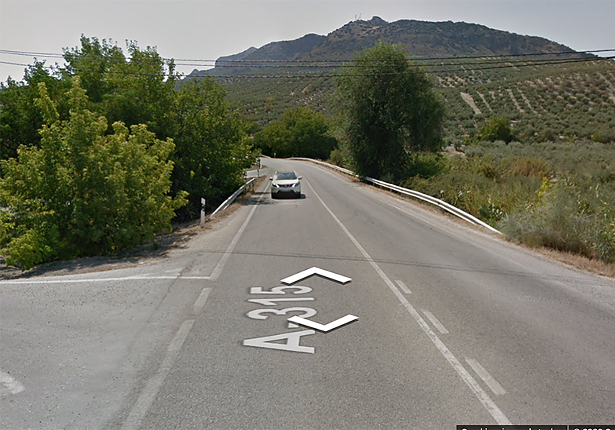 Muere un joven en un accidente de tráfico en Quesada al volcar su vehículo