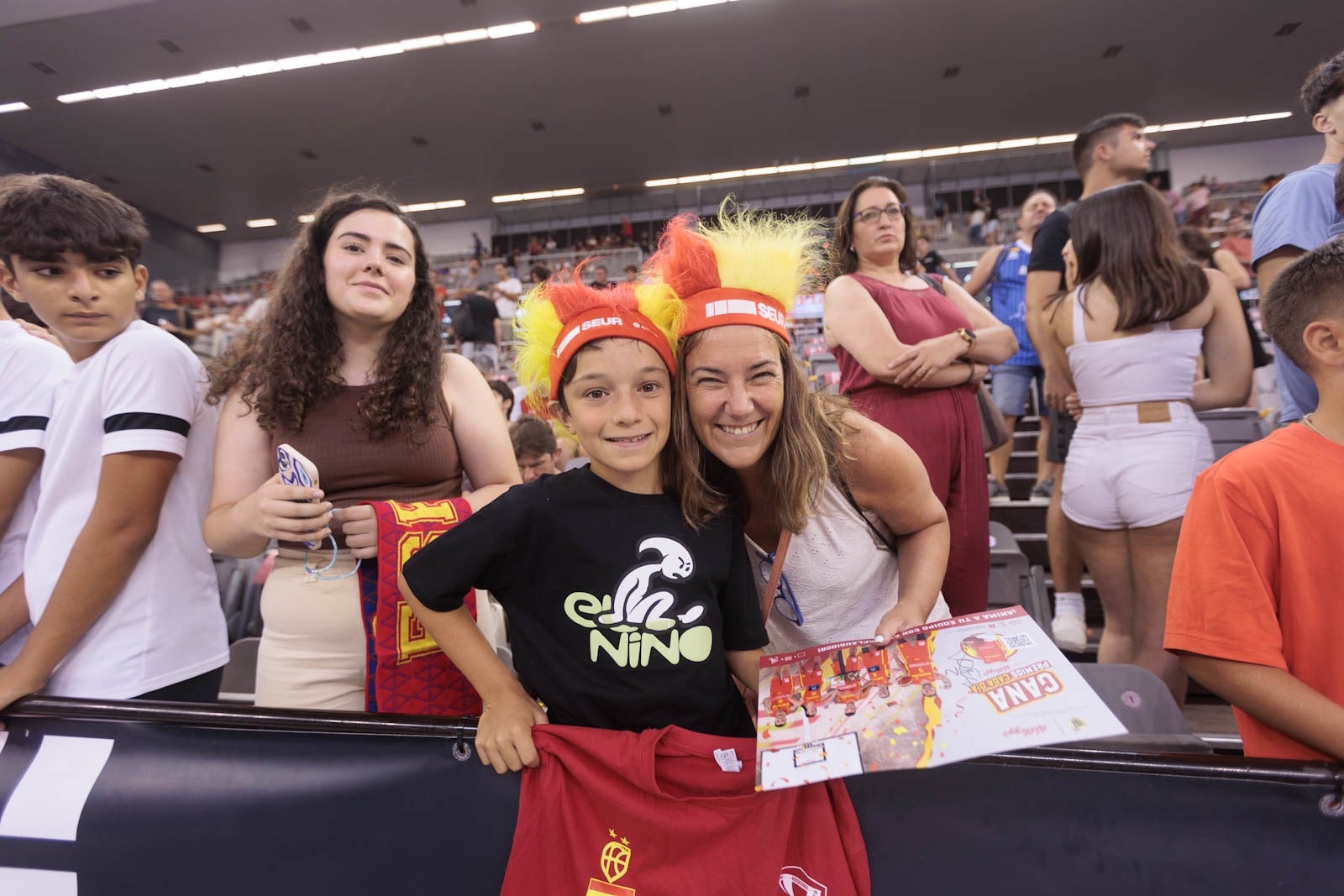 La &#039;Roja&#039; conquista el Palacio rojinegro