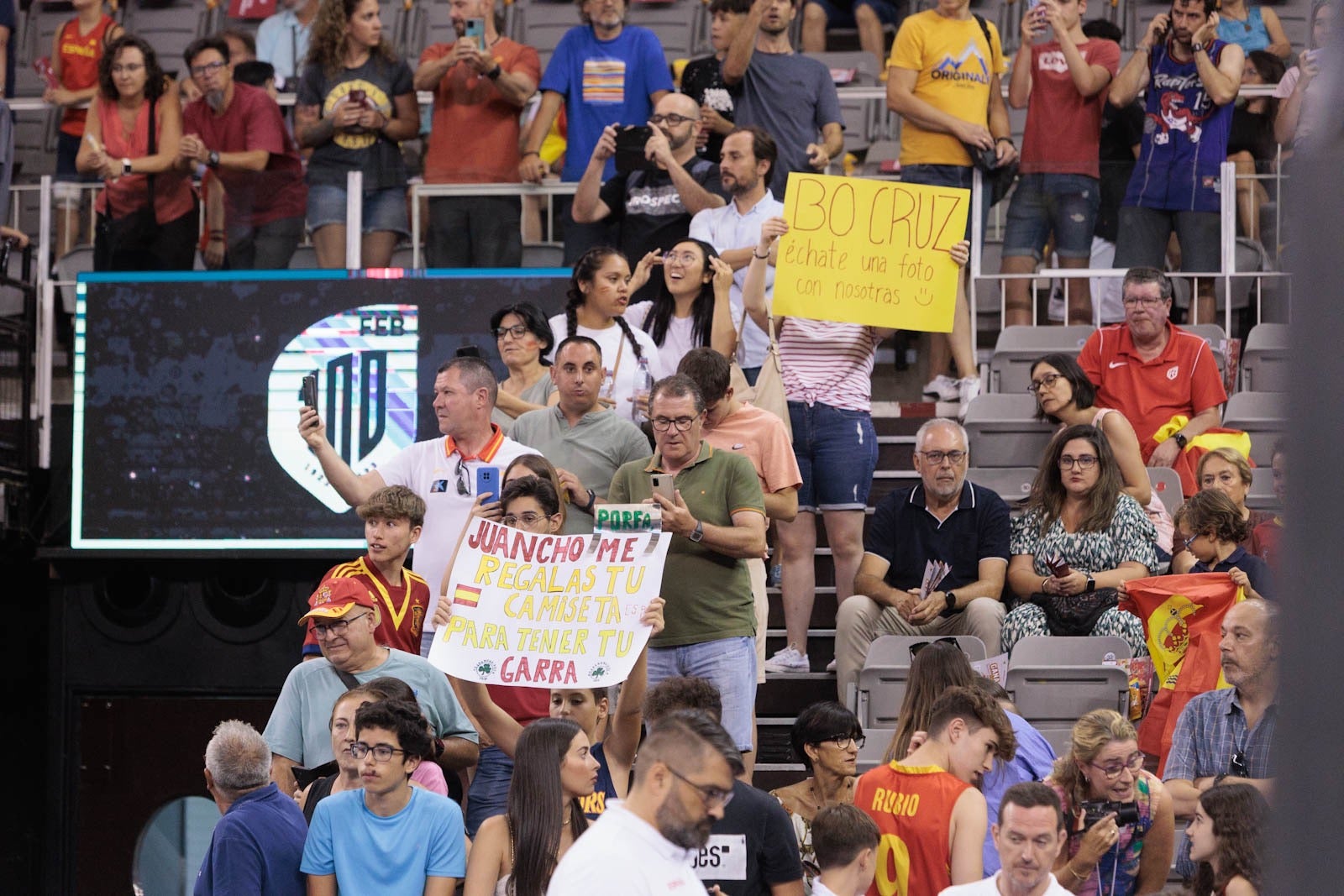 La &#039;Roja&#039; conquista el Palacio rojinegro