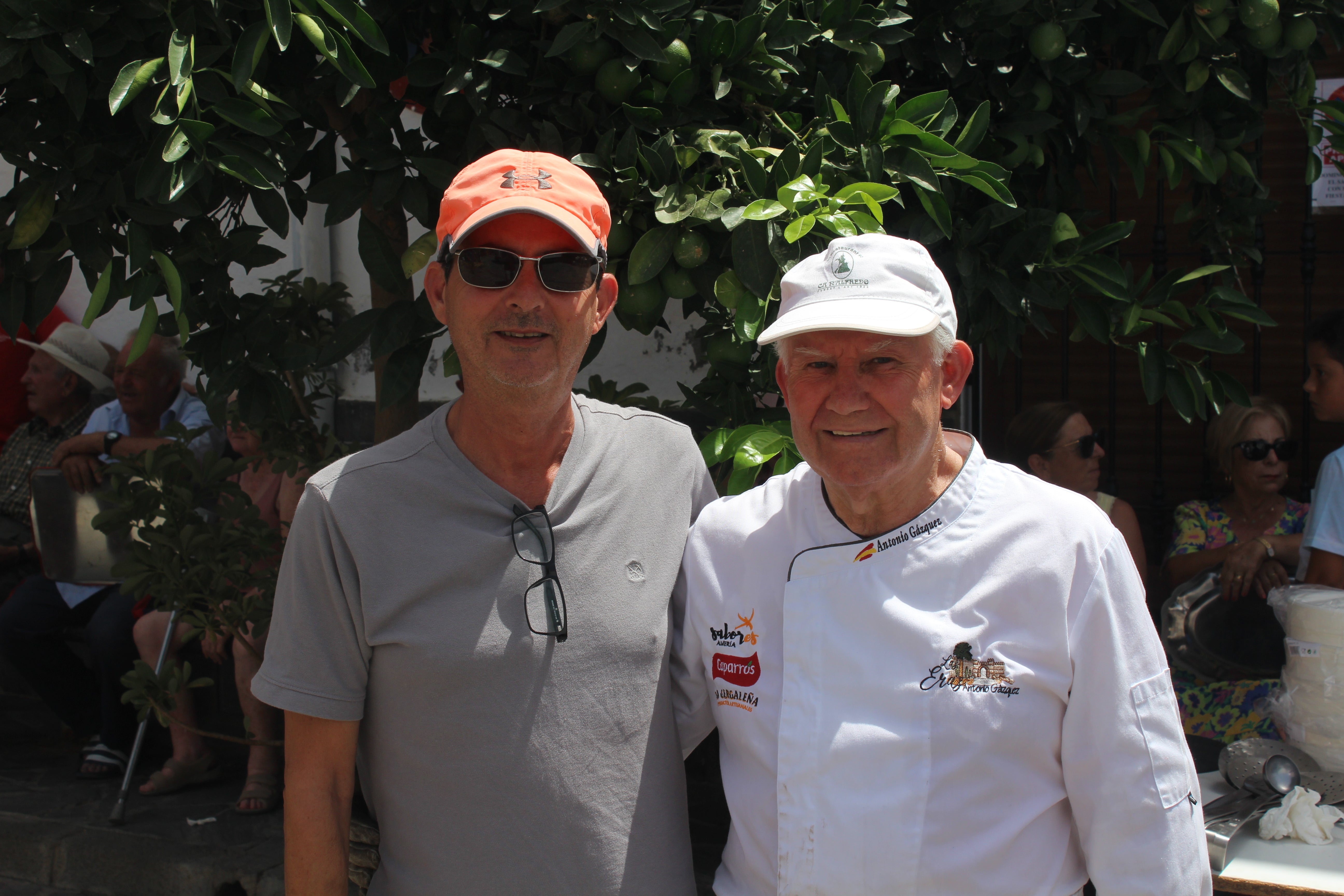 Más de 1.200 personas disfrutan de una gran paella en Velefique