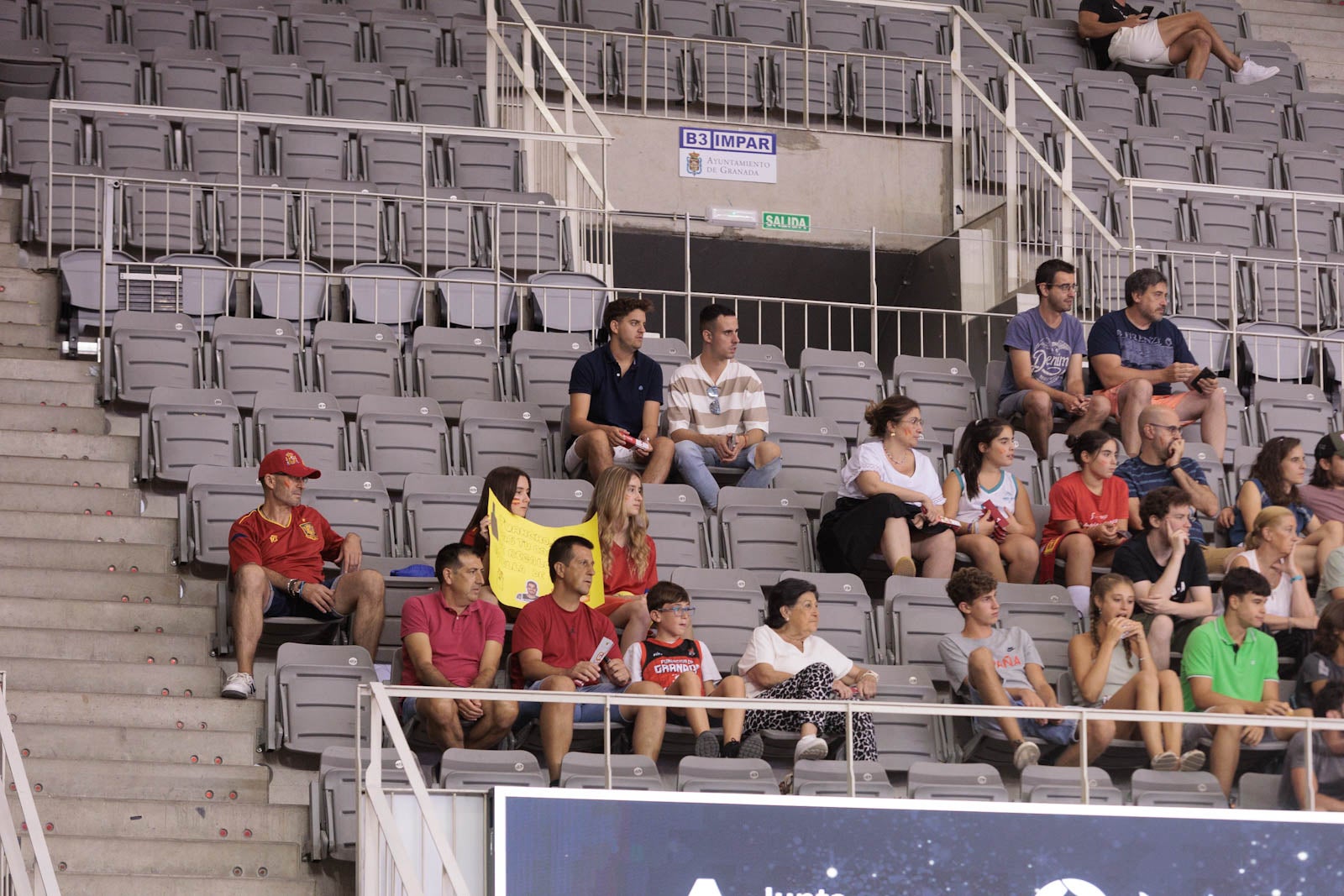 Encuéntrate en la grada del Palacio durante el España-República Dominicana