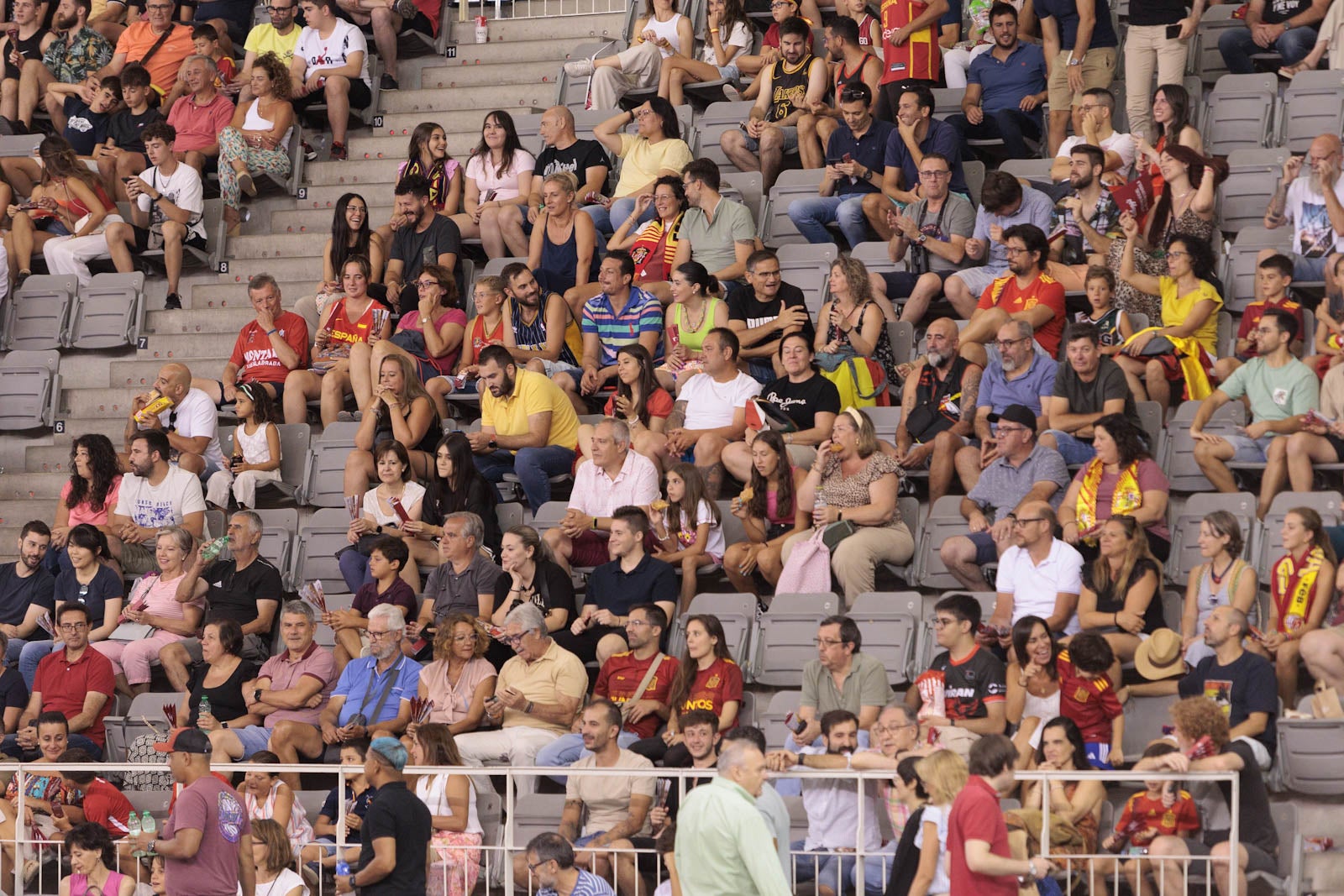 Encuéntrate en la grada del Palacio durante el España-República Dominicana