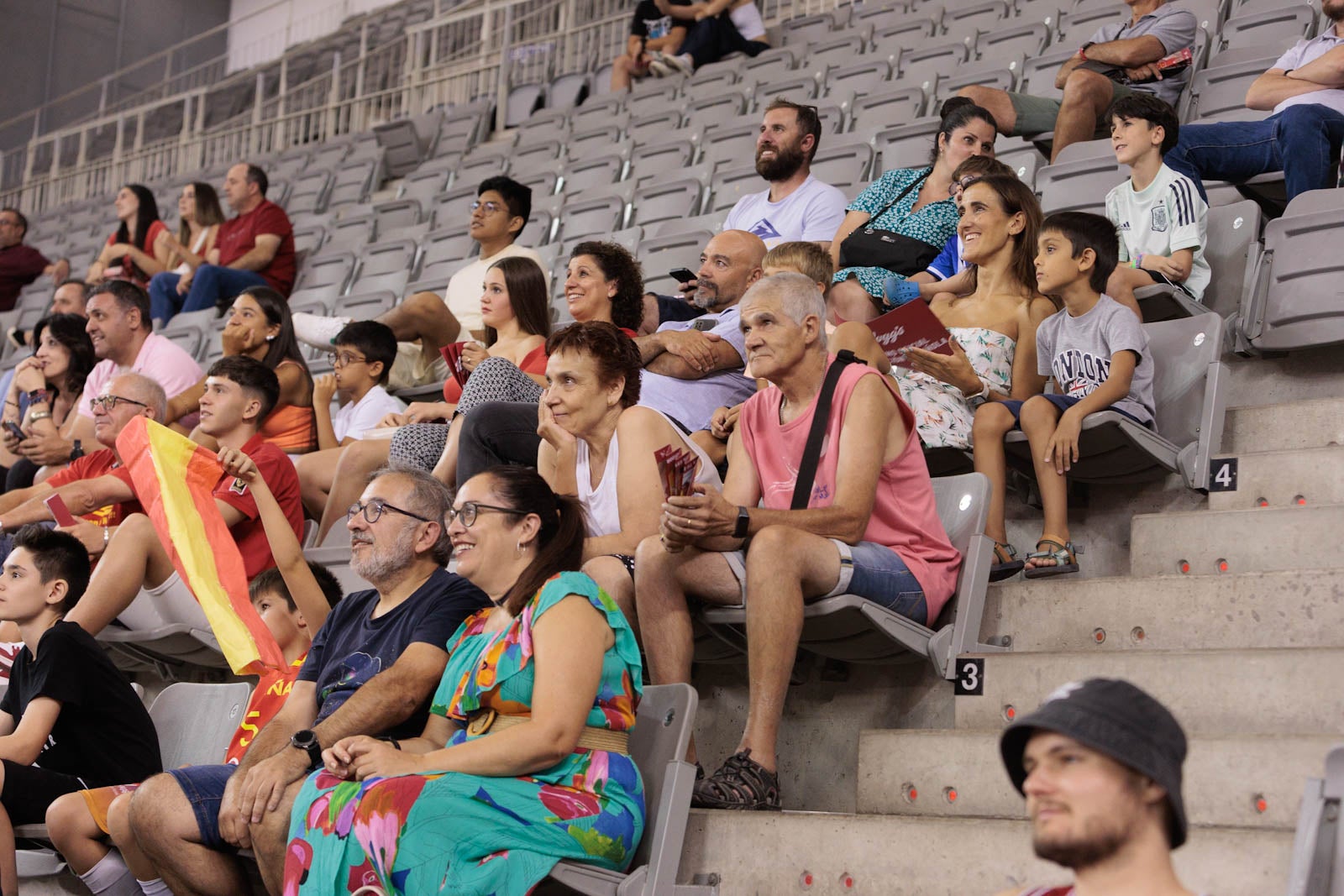 Encuéntrate en la grada del Palacio durante el España-República Dominicana