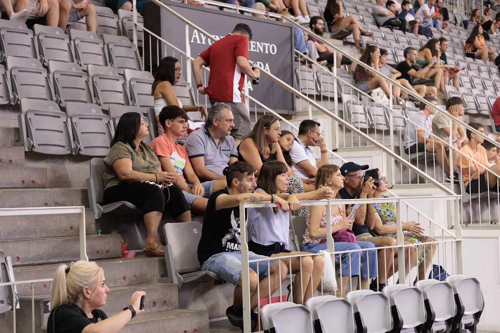 Encuéntrate en la grada del Palacio durante el España-República Dominicana