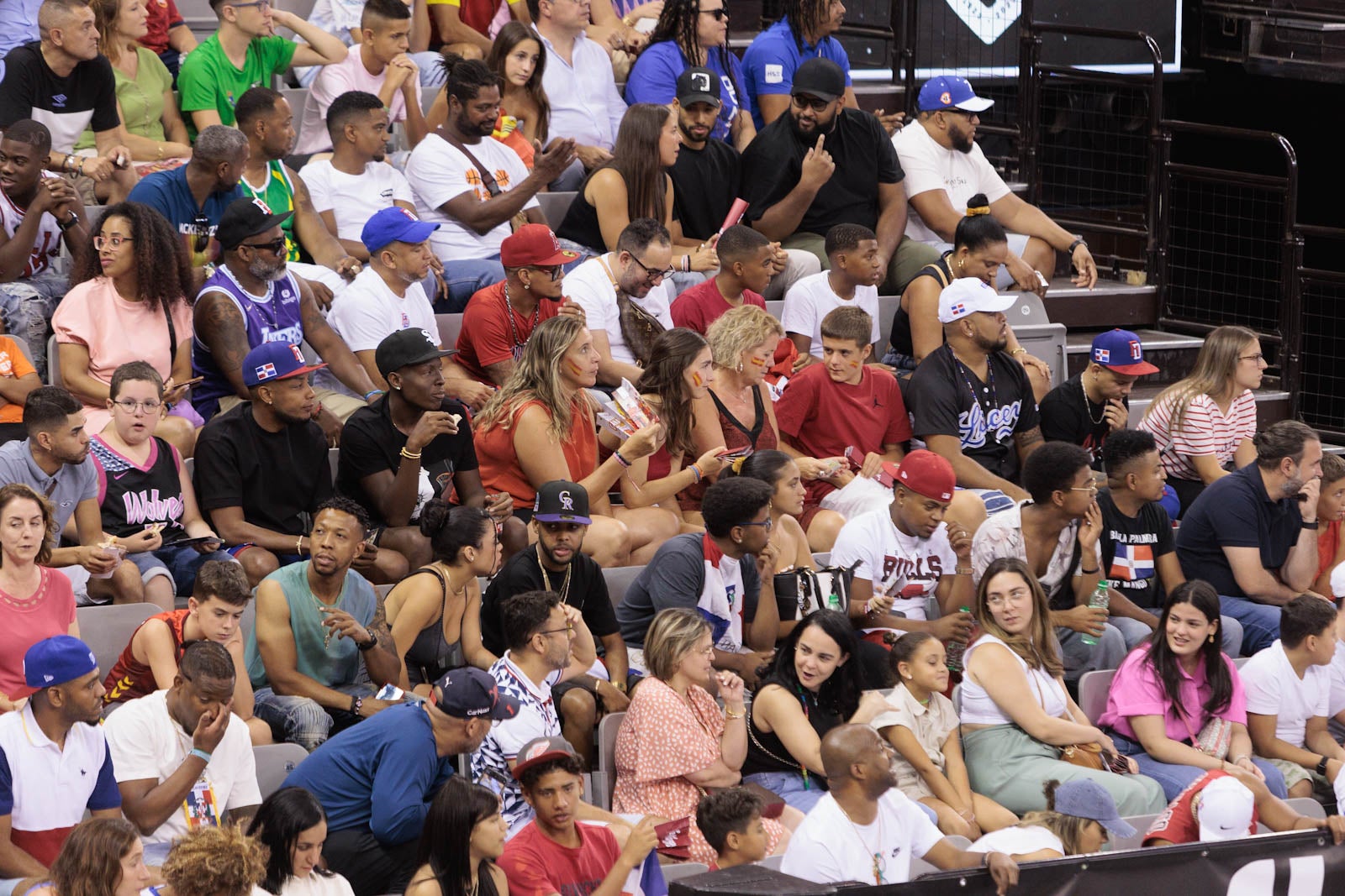 Encuéntrate en la grada del Palacio durante el España-República Dominicana