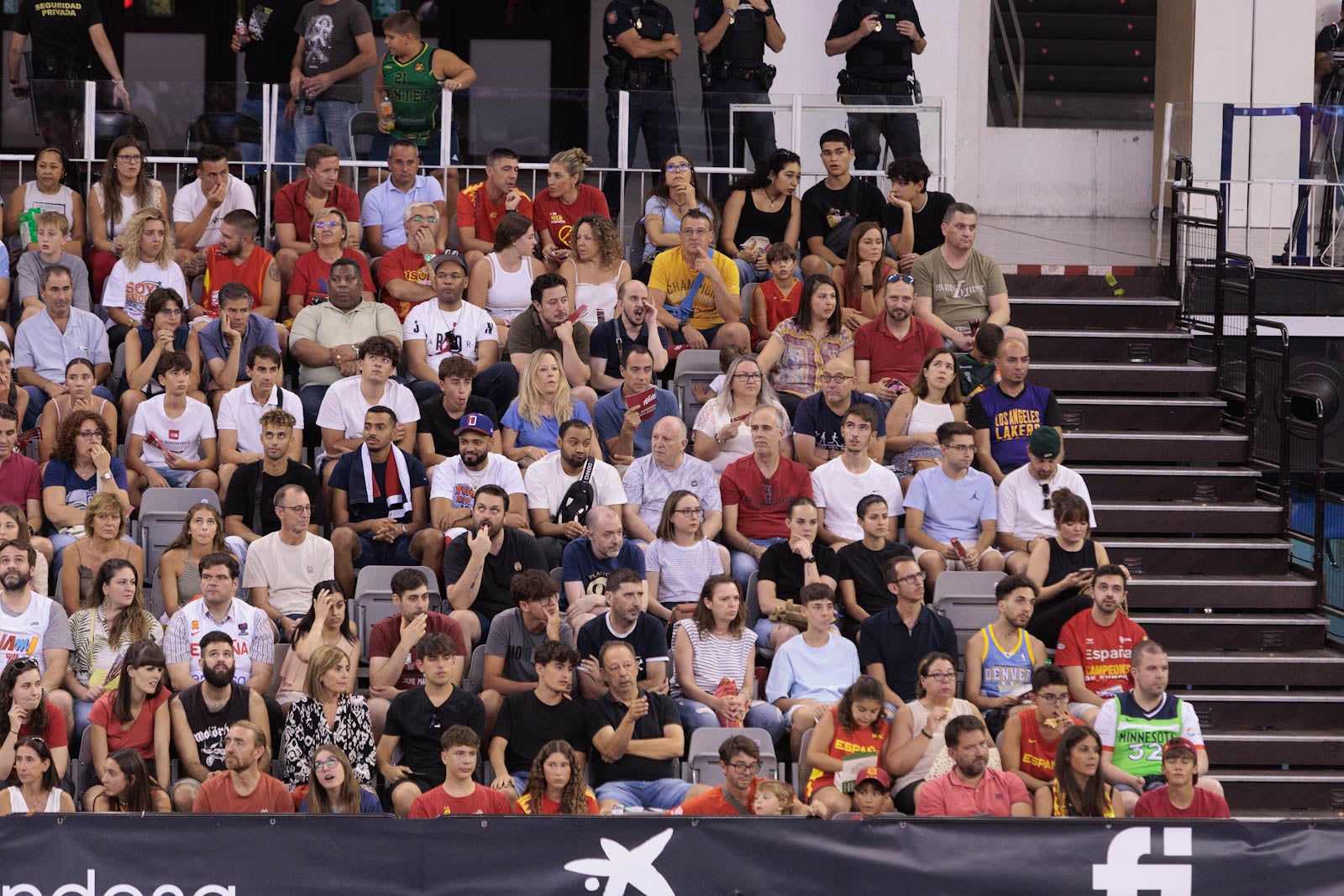 Encuéntrate en la grada del Palacio durante el España-República Dominicana