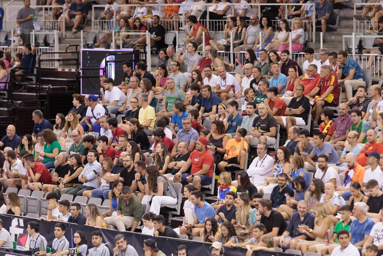 Encuéntrate en la grada del Palacio durante el España-República Dominicana