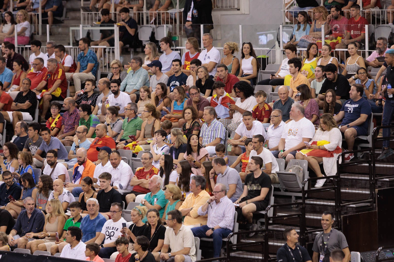 Encuéntrate en la grada del Palacio durante el España-República Dominicana