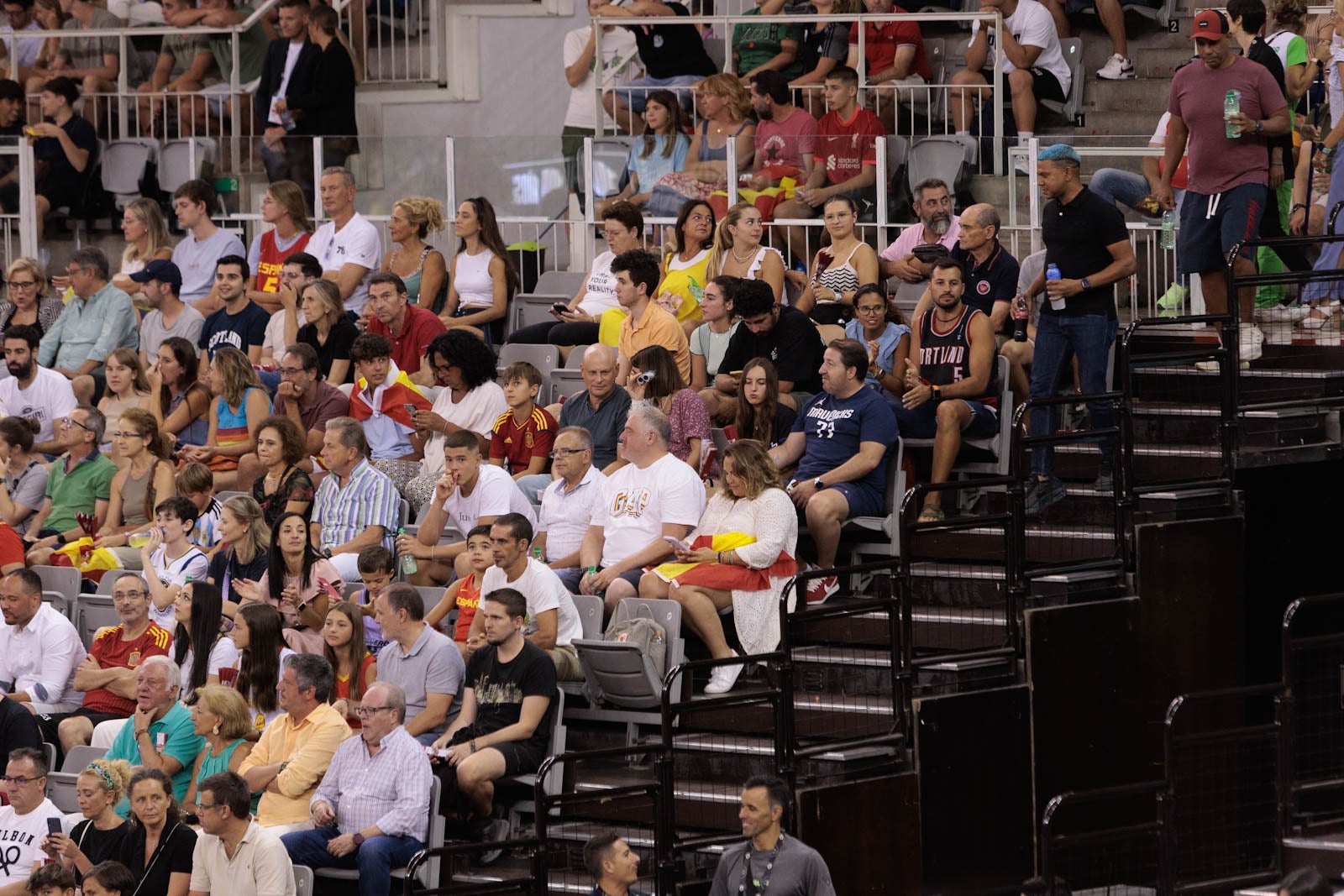 Encuéntrate en la grada del Palacio durante el España-República Dominicana