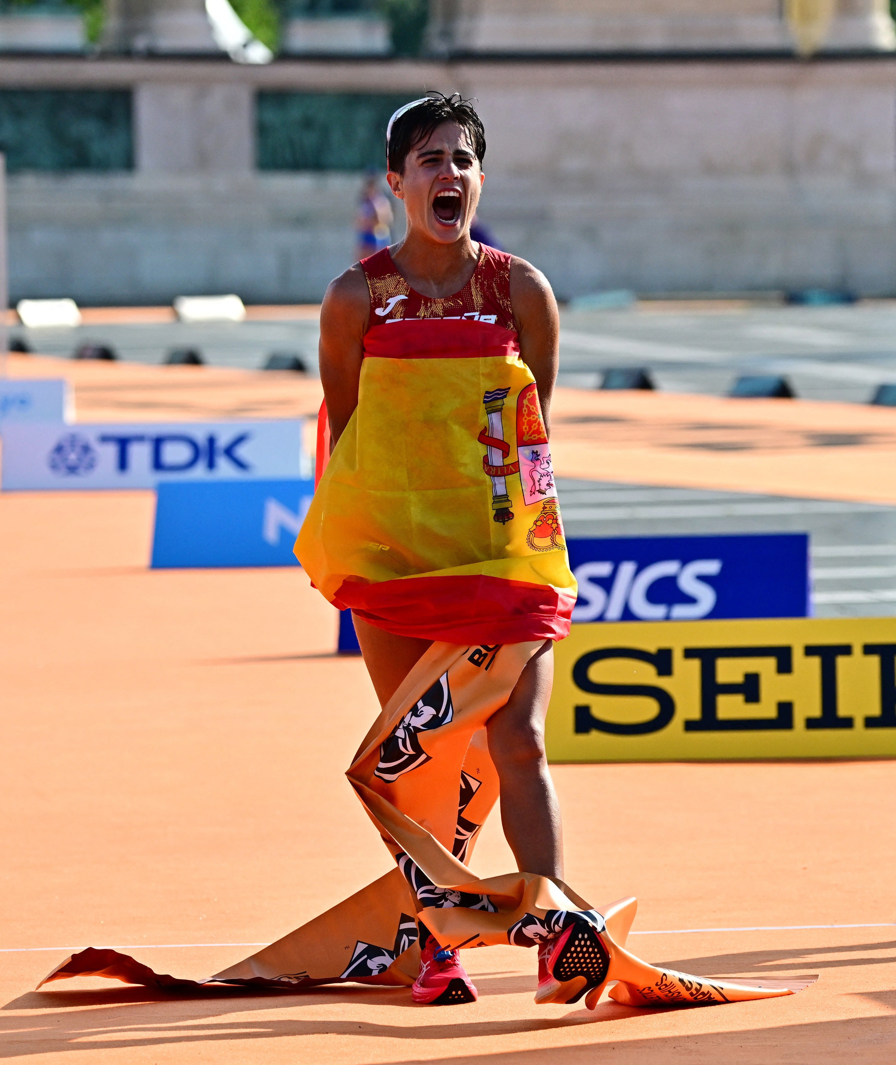 Las imágenes de la carrera y la celebración de María Pérez