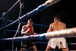 El almeriense dominó las distancias durante buena parte del combate.