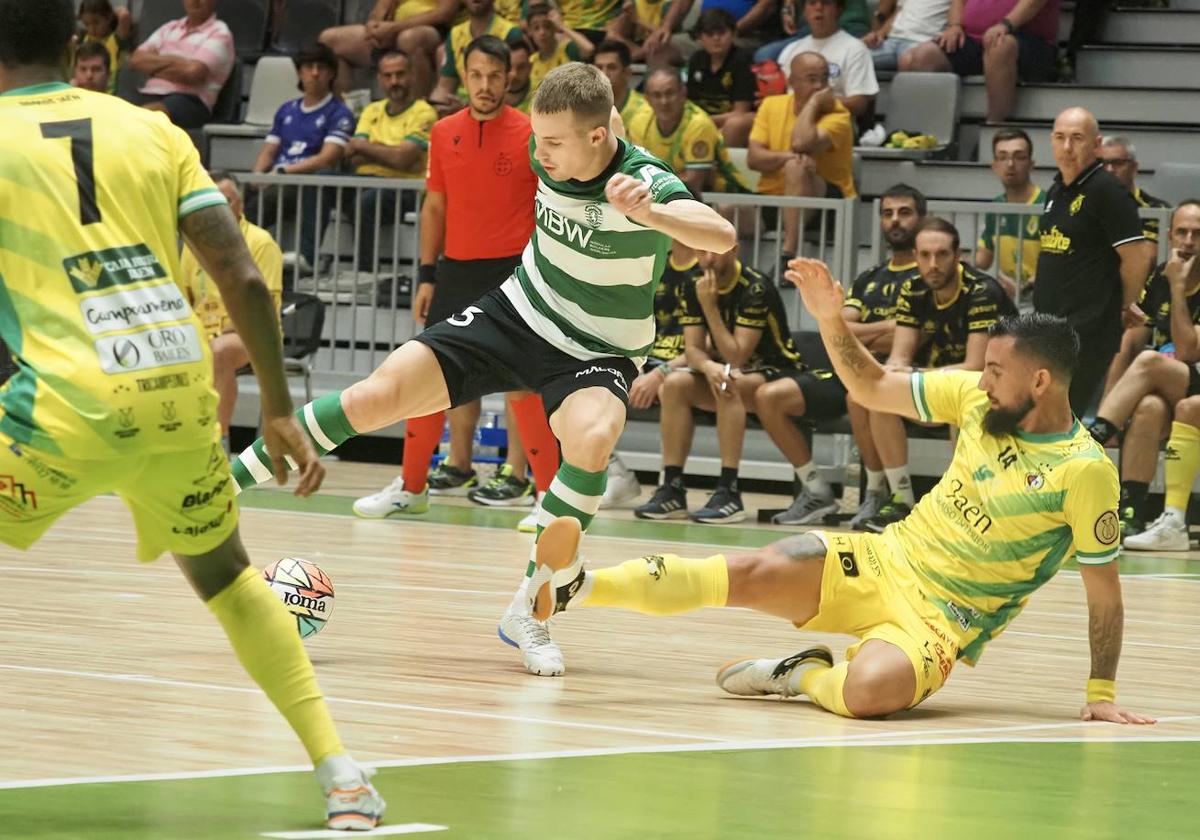 El conjunto amarillo empató a cuatro con el Sporting en el último encuentro del torneo.