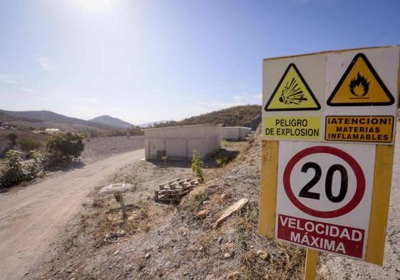 Las instalaciones de Pirotecnia Martín, en el término de Vélez Benaudalla, están en venta.