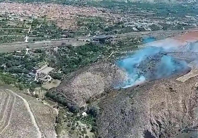 Otro incendio en Dúrcal moviliza por tierra y aire al Infoca.