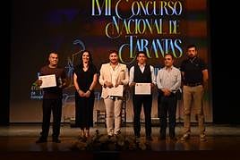 Entrega de los galardones de la final de cantes libres.
