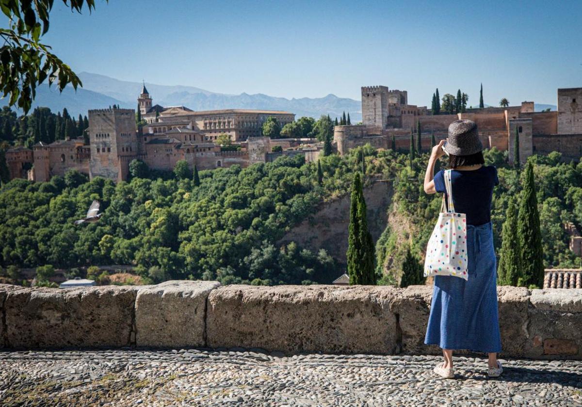 La Alhambra se engalanará para octubre.