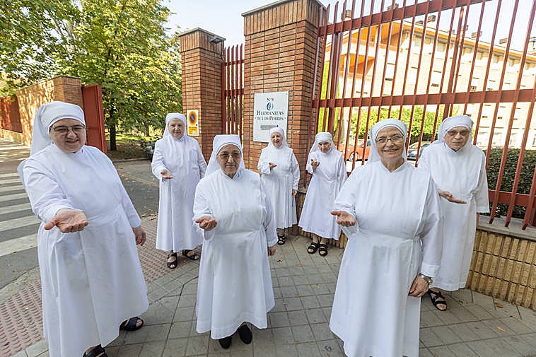 Las siete hermanitas de los pobres de Granada.