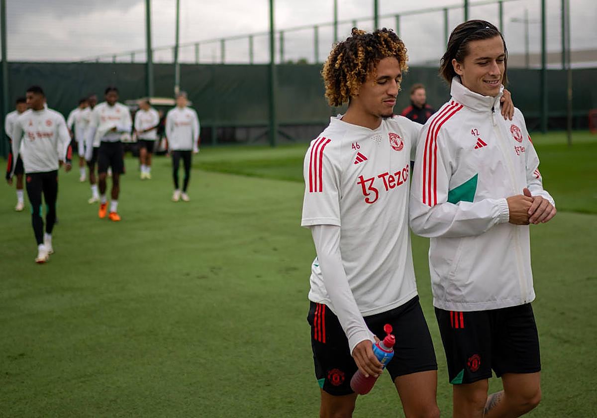 Álvaro, a la derecha, en un entrenamiento.