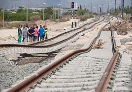Estado en el que quedaron las vías del tren a su paso por Murcia efectos de las lluvias