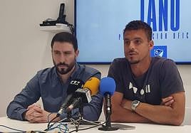 Miguel de Hita y Tano Bonnín, en la presentación del central como fichaje de esta temporada.