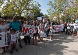 Manifestación contra la embotelladora de Villamena.
