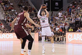 Yiftach Ziv no 'se corta' a la hora del lanzamiento.