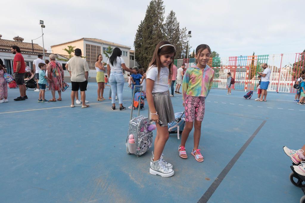 La vuelta al cole en Granada, en imágenes