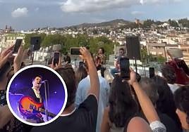 Arde Bogotá en acústico, junto a una imagen de José 'Chino', vocalista de Supersubmarina.