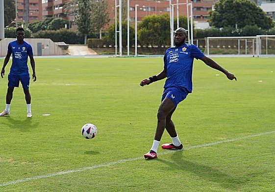 Baba y Koné se han ejercitado ya esta mañana (viernes) con sus compañeros.