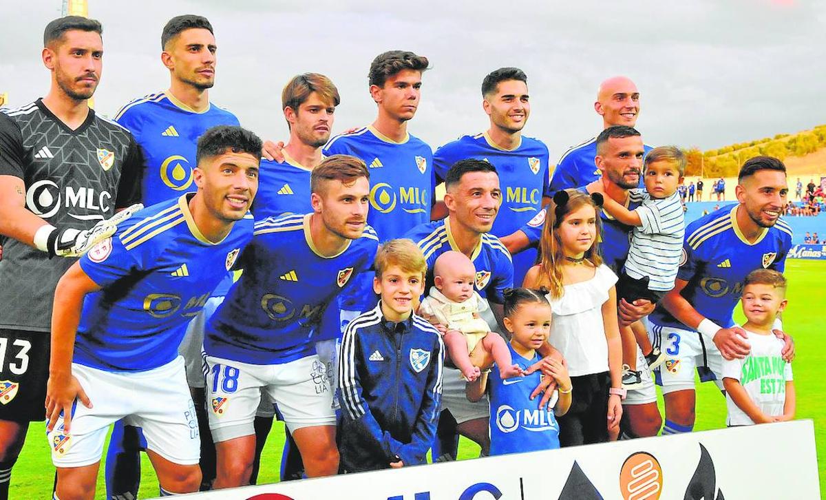 Muchos jóvenes jugadores azulillos nunca han vivido un ambiente como el que se encontrarán este domingo en Linarejos.