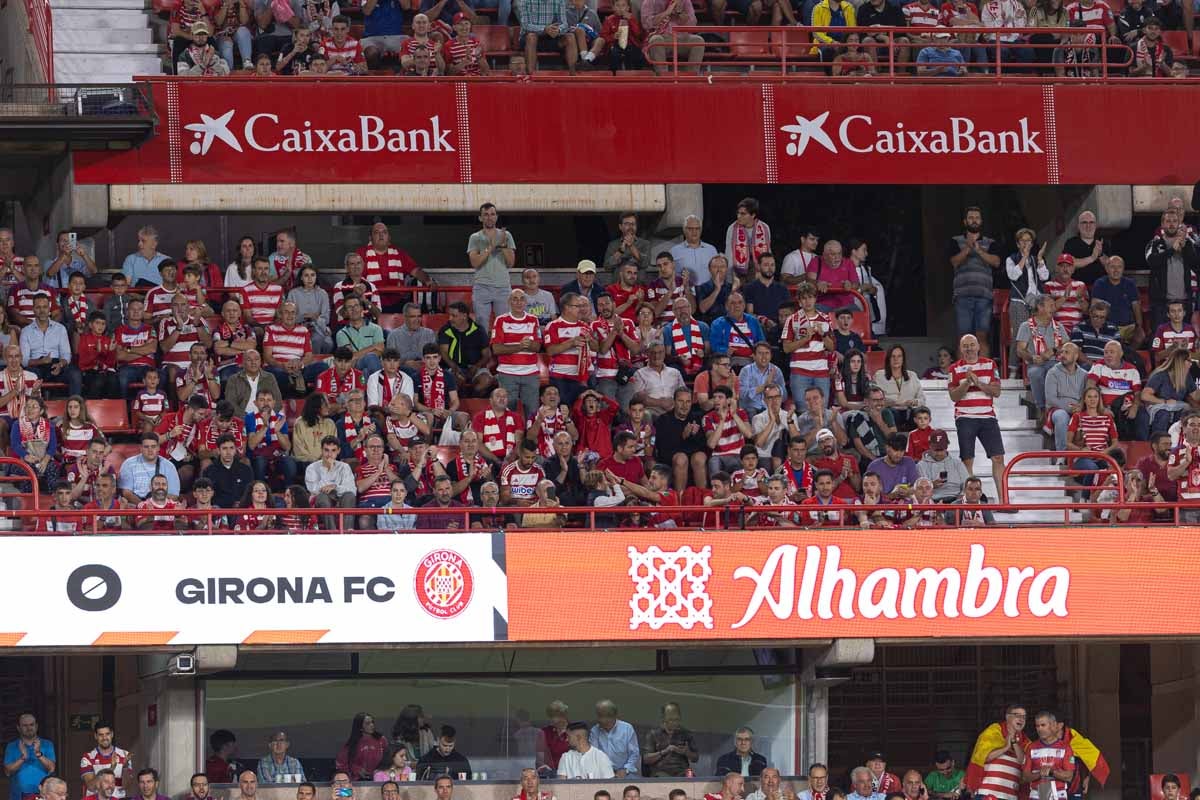 Encuéntrate en la grada en el Granada-Girona