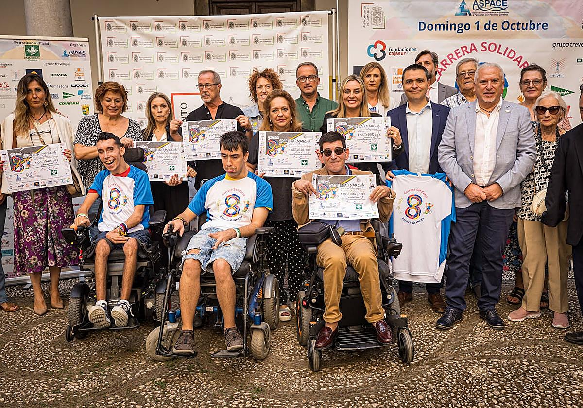 Usuarios de Aspace, con los representantes instituciones y empresariales.