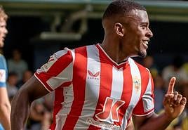 Sergio Akieme celebra su gol en Villarreal, aunque después no sirviera para puntuar a la UD Almería.