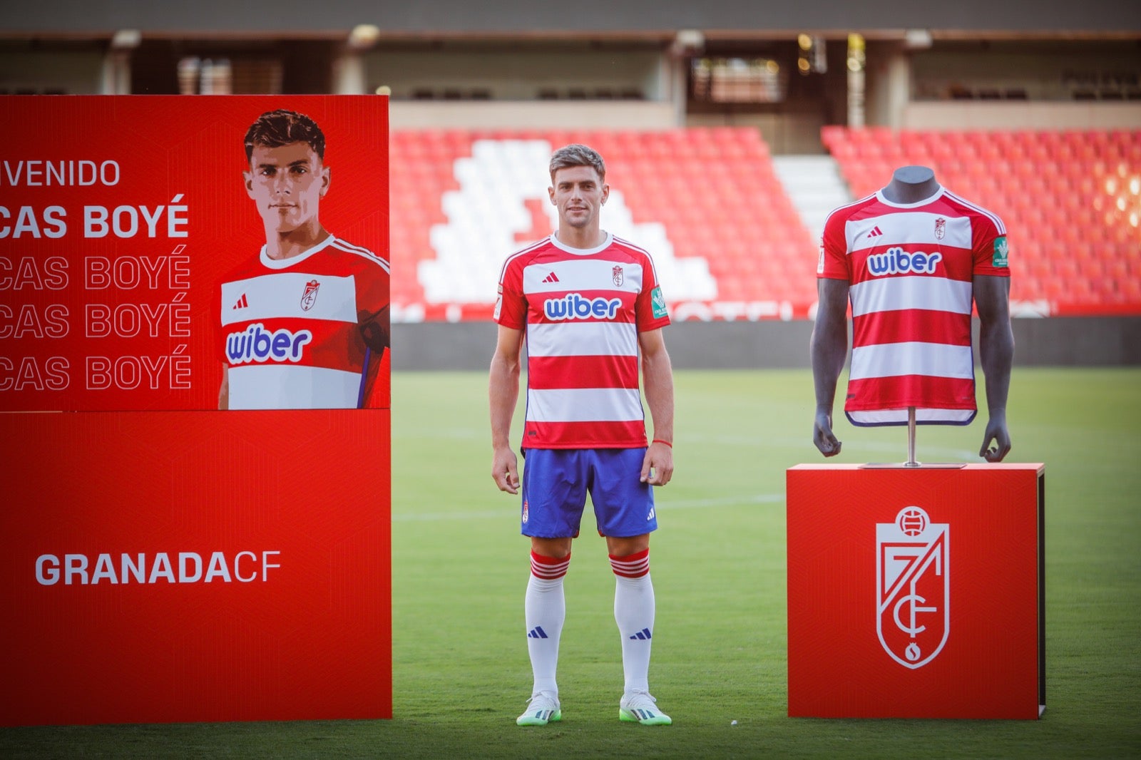 La presentación de Lucas Boyé y Álvaro Fernández, en imágenes