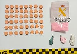 Material incautado por los agentes.