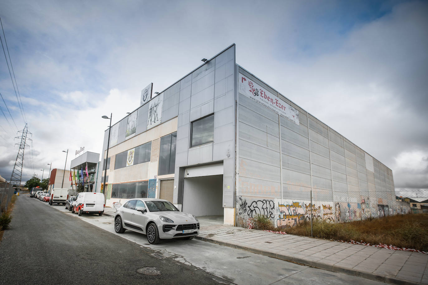 Imagen secundaria 2 - Las instalaciones de Pilsa en Armilla, que se están ampliando para trasladar el almacén logístico de la firma. Ramón L. Pérez