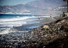 Playa Granada, afectada por un temporal, en una imagen de archivo.