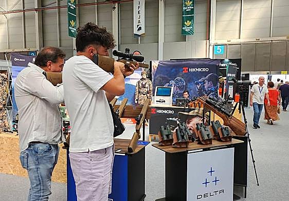 Probando los productos en Ibercaza, este fin de semana.