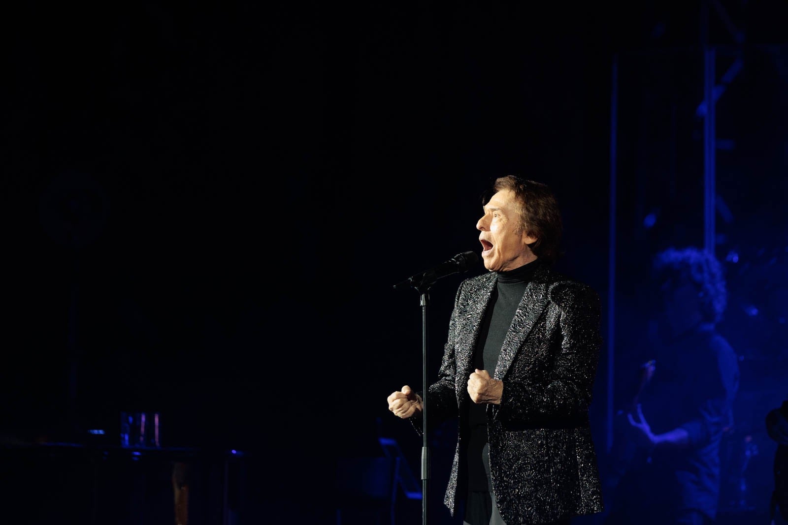 Las imágenes del concierto de Raphael en Granada