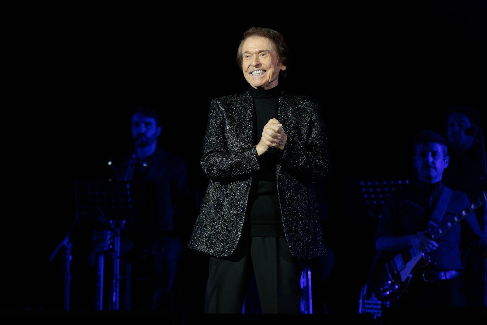 Las imágenes del concierto de Raphael en Granada