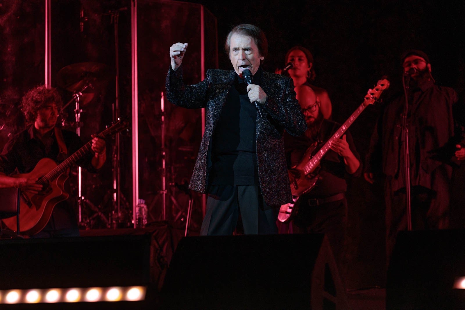 Las imágenes del concierto de Raphael en Granada