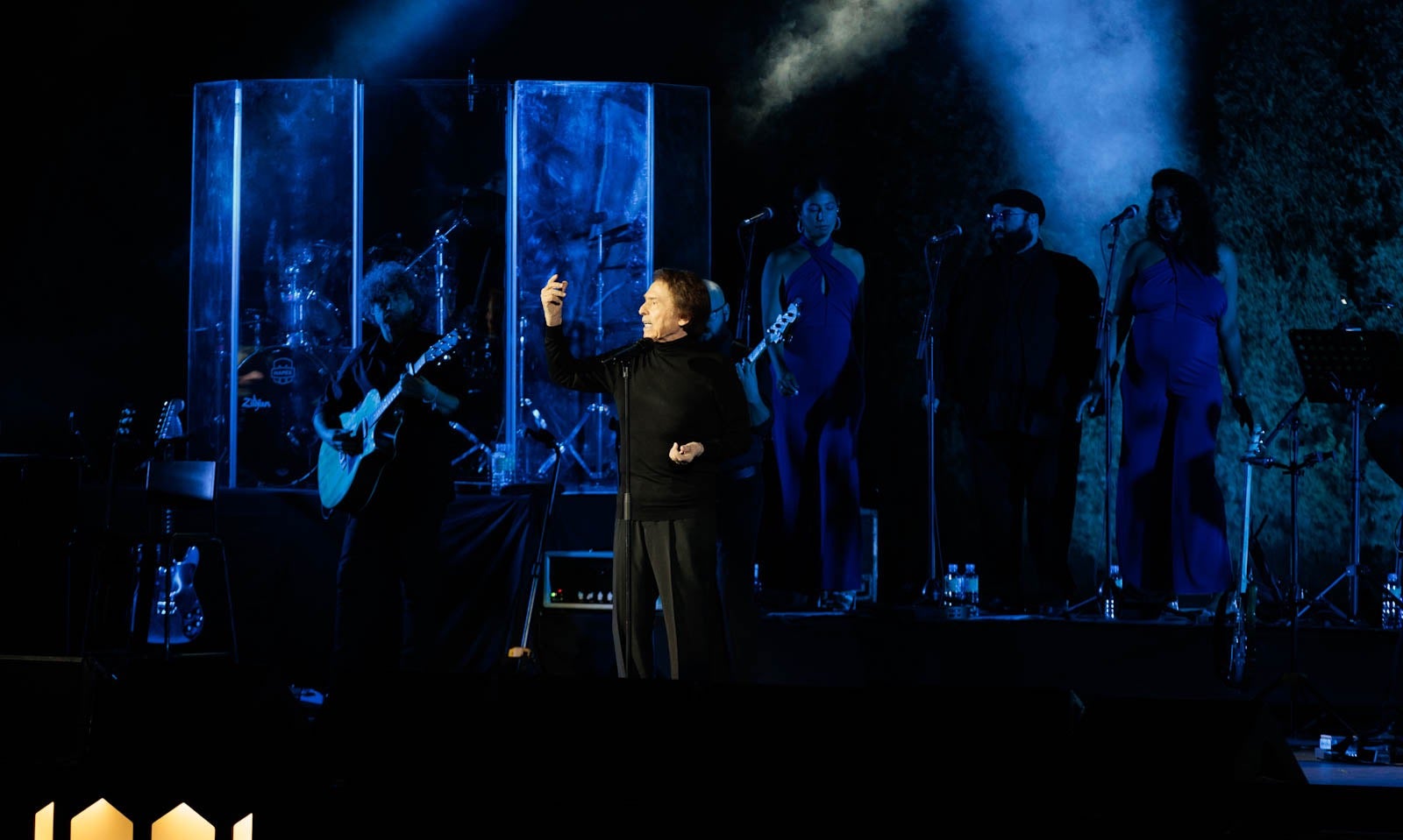 Las imágenes del concierto de Raphael en Granada