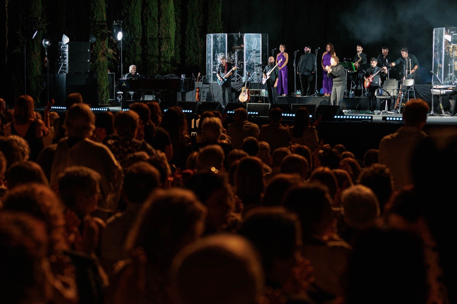 Las imágenes del concierto de Raphael en Granada