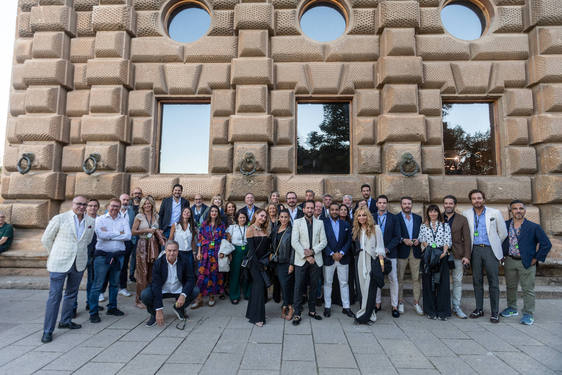 El grupo de caras conocidas que acudió a la fiesta organizada por Raúl Berdonés.