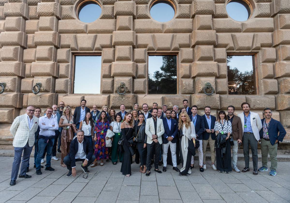 El grupo de caras conocidas que acudió a la fiesta organizada por Raúl Berdonés.